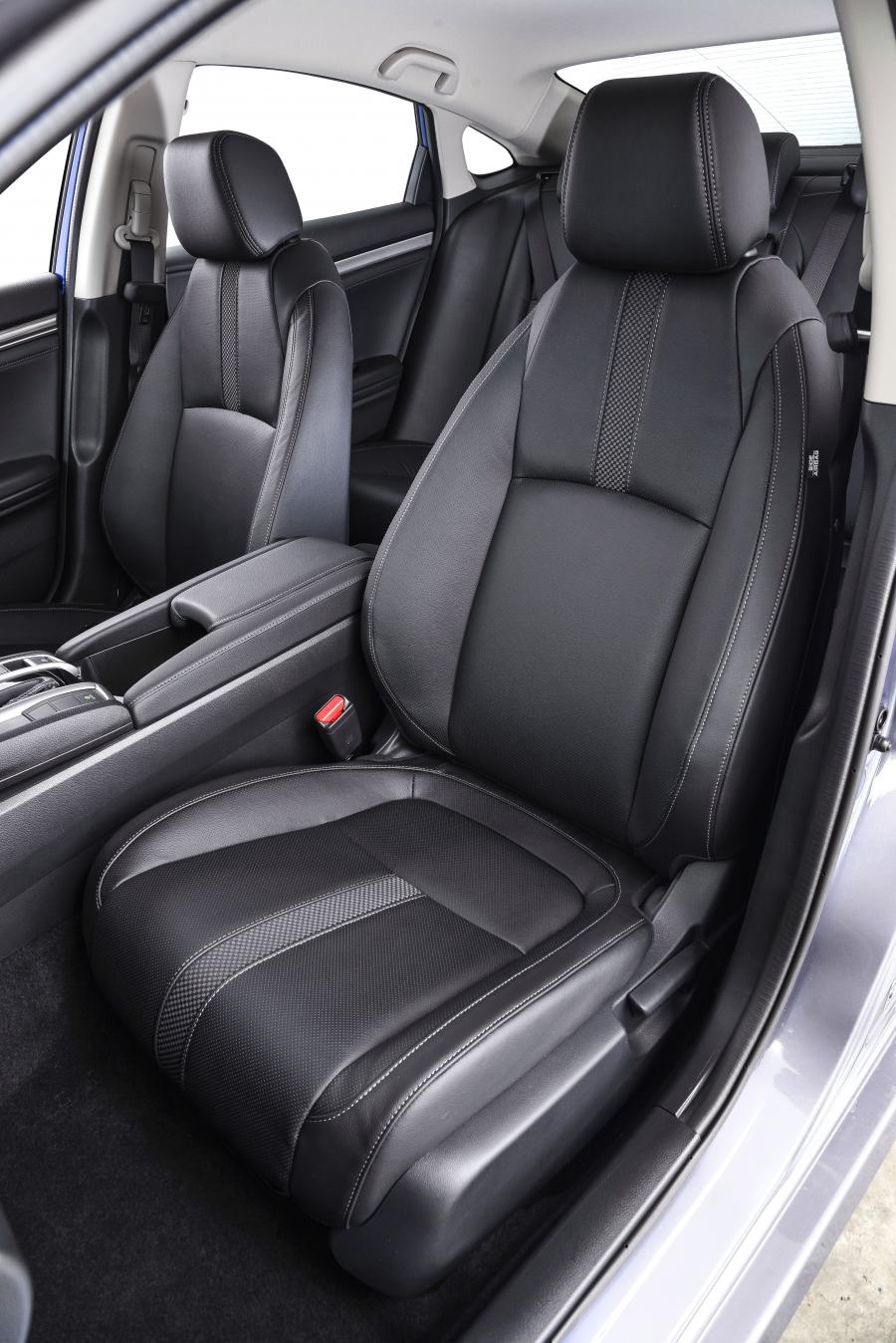 Интерьер Honda Civic Elegance Sedan (FC1) 2019 года  (ZA) (фото 13 из 18)